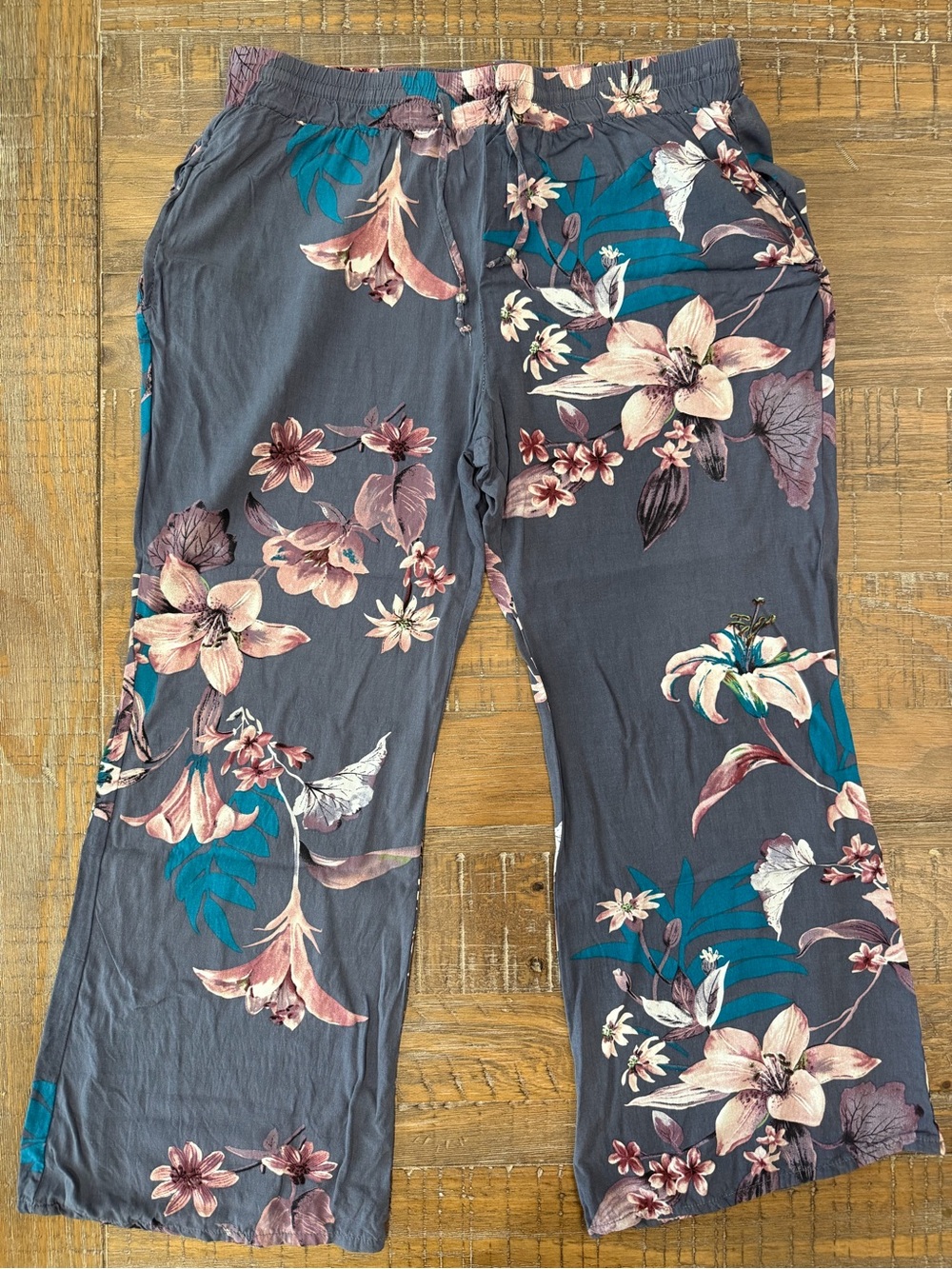Yak & Yeti Floral Wide-Leg Lounge Pants in Charcoal with Pink Accents